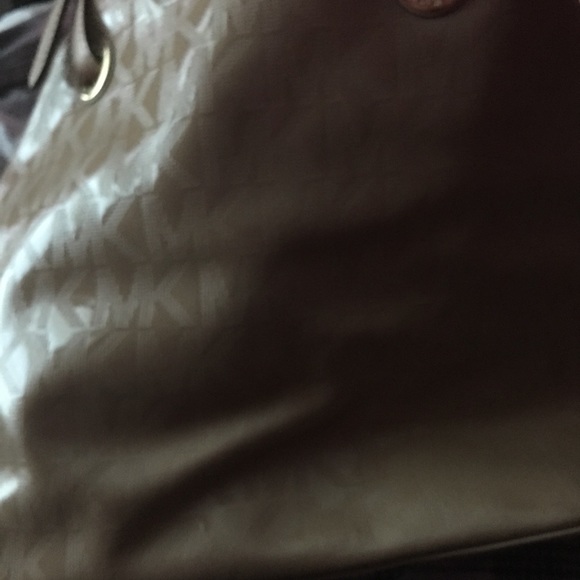 Michael kors tan handbag - Picture 3 of 5